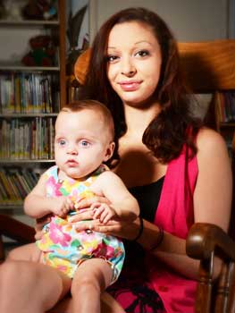 Amanda Alvarez and her daughter Liliana.